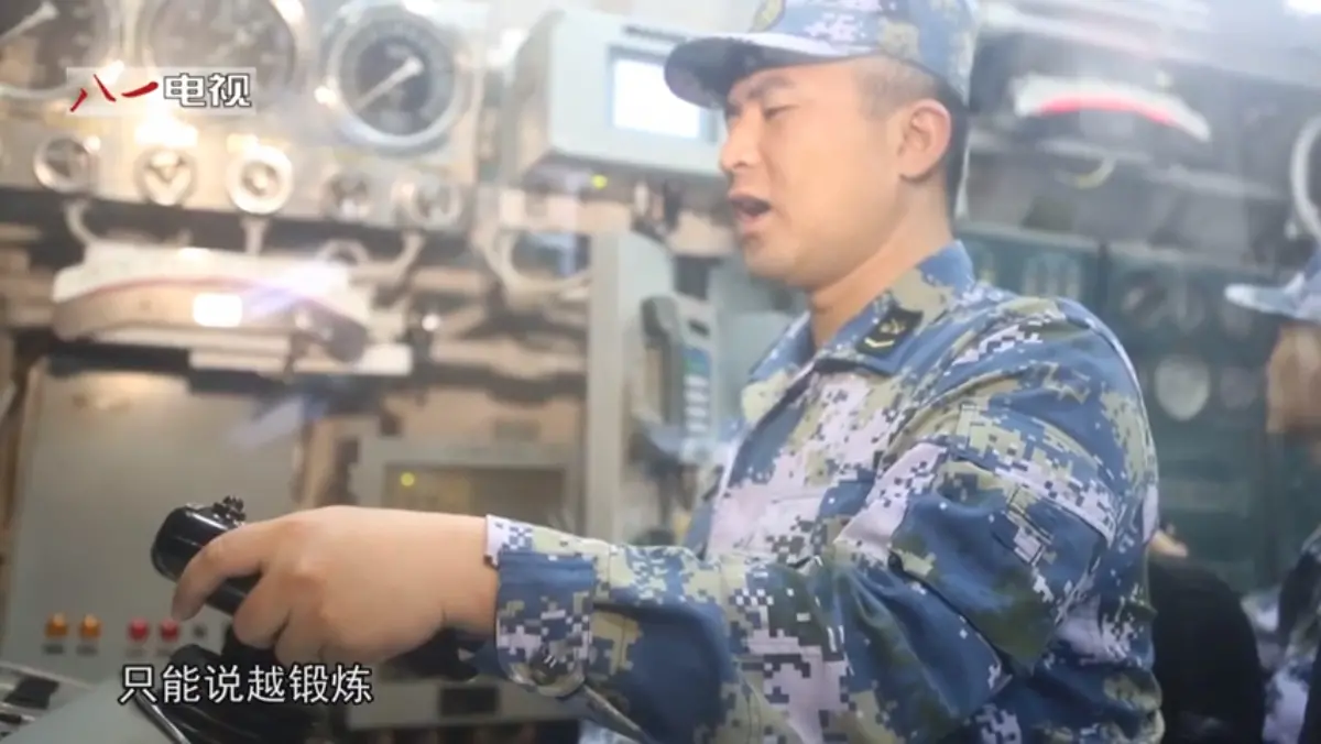 中国の039A型潜水艦 9