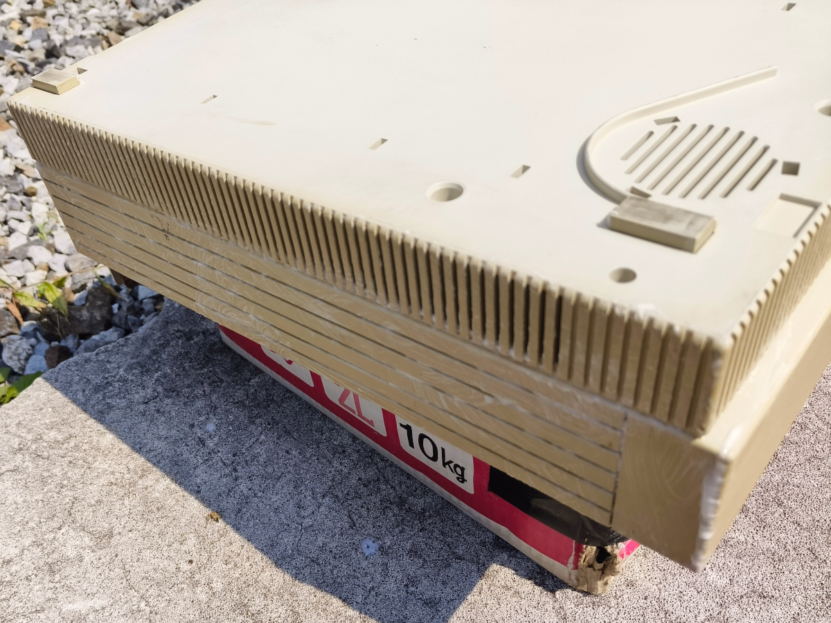 令和に蘇る昭和のMacintosh II ケースのレトロブライト 14