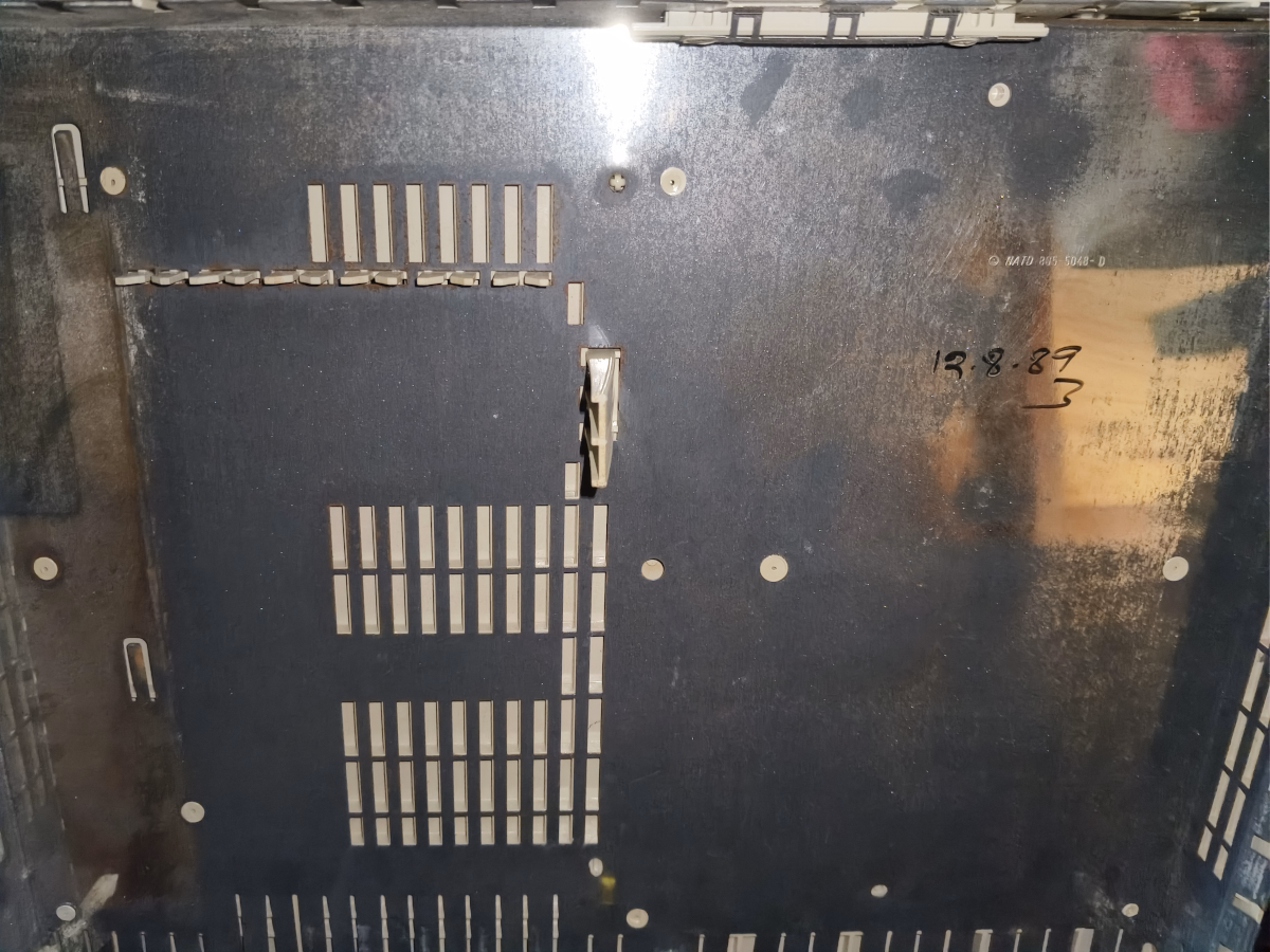 令和に蘇る昭和のMacintosh II ケースのレトロブライト 9